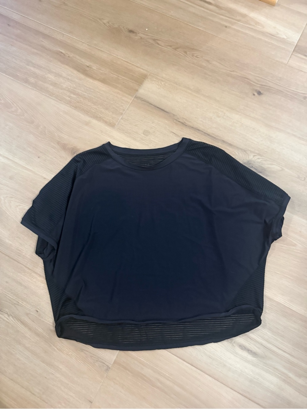 lululemon athletica Black cropped Short Sleeve